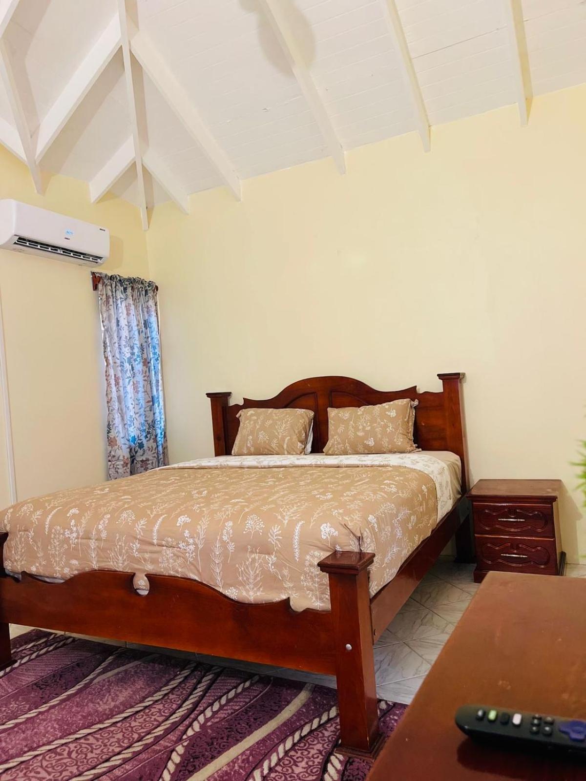 Castle Berry Apartments Kingstown Buitenkant foto
