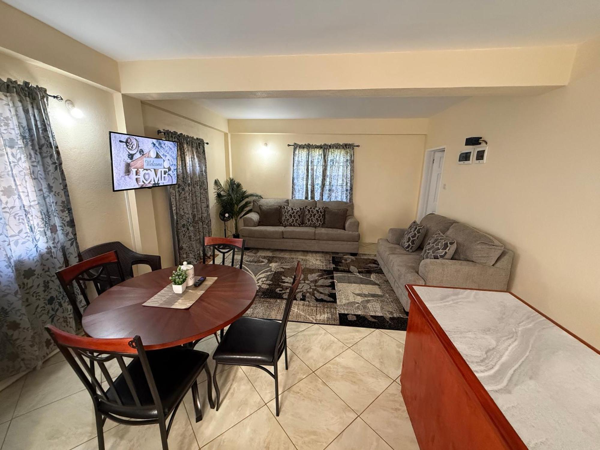 Castle Berry Apartments Kingstown Buitenkant foto